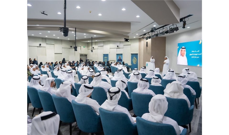 إسلامية دبي تكرم الموظفين المتميزين في جائزة التميز الداخلي في دورتها التاسعة عشر  